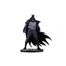 Figuras DC DIRECT - BATMAN BLACK & WHITE – BATMAN BY MIKE MIGNOLA DC Comics de Mc Farlane Toys